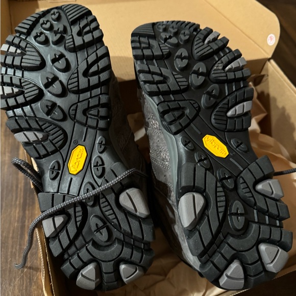 Merrell Moab Boots size 9.5 brand n in the box - Picture 3 of 4